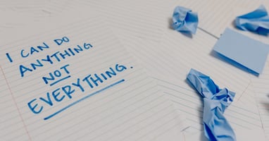 Oren Klaff 'Pitch Anything' Book Review — AI-powered sales insights from Wes Schaeffer, The Sales Whisperer
