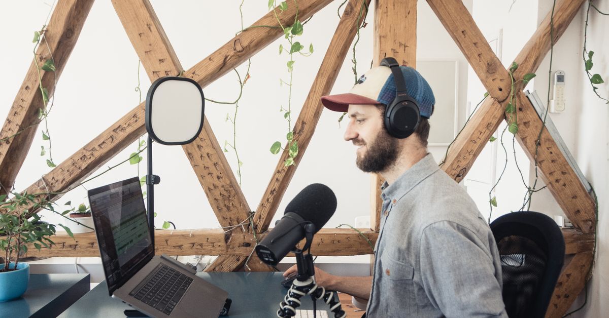 Aleks Gollu, 11Sight Remote Selling Tactics on The CRM Sushi Podcast — AI-powered sales insights from Wes Schaeffer, The Sale
